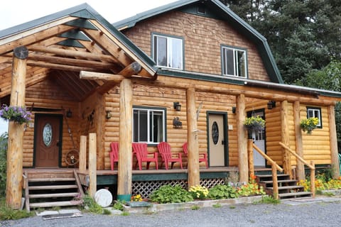 Alaska Lakeside Cottage