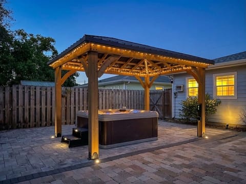 2944 Sterling Lane-HotTub image