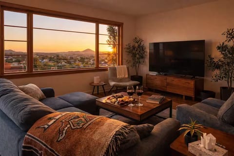 Lux Mountainside City-View Kern Place Bespoke Home House in El Paso