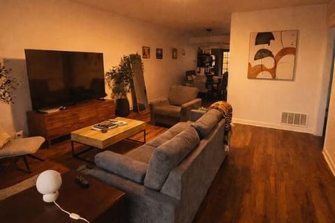 Lux Mountainside City-View Kern Place Bespoke Home House in El Paso