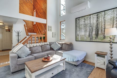 Lake Harmony Vacation Rental | 3BR | 2.5BA | 1,900 Sq Ft | Stairs to Access