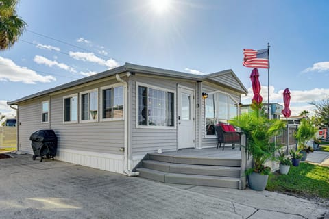 Fort Myers Beach Vacation Rental | 2BR | 2BA | 900 Sq Ft