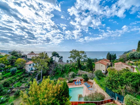Apartment for 6 with Wi-Fi, sea view in Roquebrune-Cap-Martin Apartment in Roquebrune-Cap-Martin