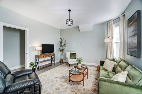 Enjoy all the natural light that fills up this spacious living area!