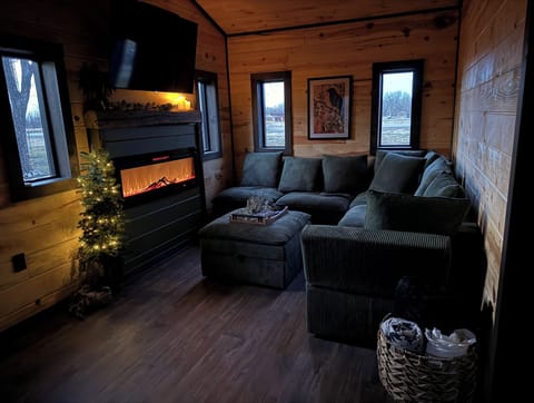 Unplug & Unwind: Private Country Cabin Escape with Hot Tub & Private Deck Cabin in Ozark Mountains