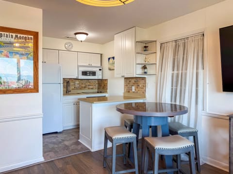 Kitchen,  Breakers 324 Hilton Head