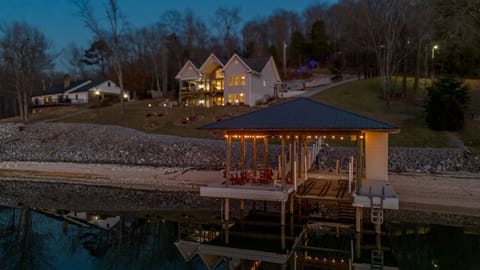 Sunset Shores on Watts Bar House in Watts Bar Lake