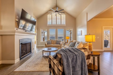 Sunset Shores on Watts Bar House in Watts Bar Lake