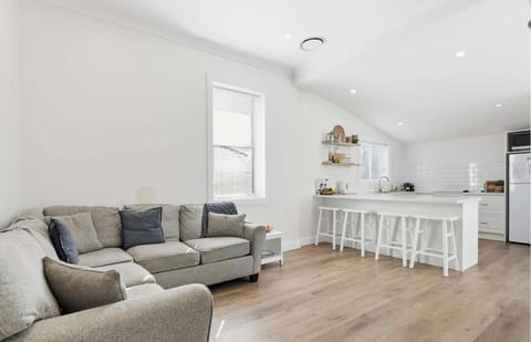 William Cottage | CBD Base, Cosy Family Retreat