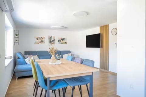 Vila Jelena - 5-bedroom app -Bled-Vintgar-Pokljuka Apartment in Bled