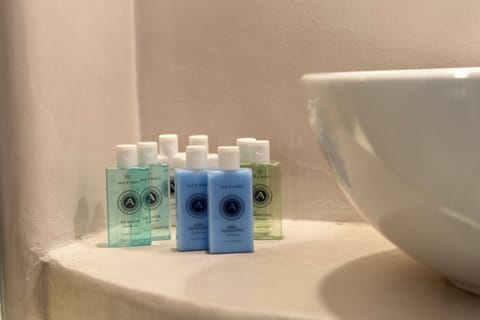 Bathroom amenities