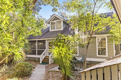 14 IBIS COTTAGE WITH COMMUNITY SWIMMING POOL