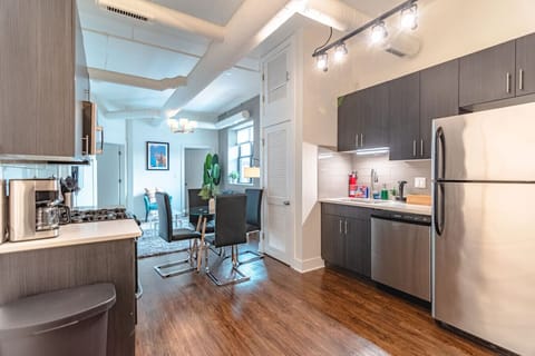 Bright kitchen + plenty of room to gather