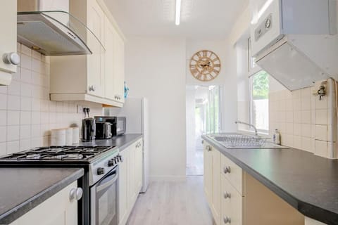 Somerset Road House, Birmingham - Host & Stay