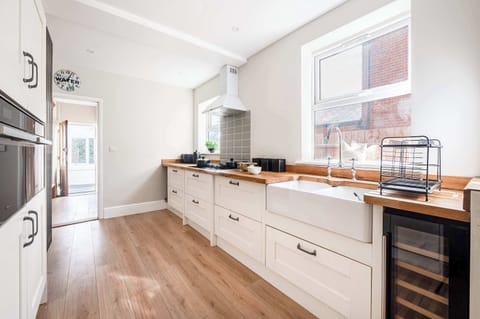 Sherrington Road Abode, Ipswich - Host & Stay