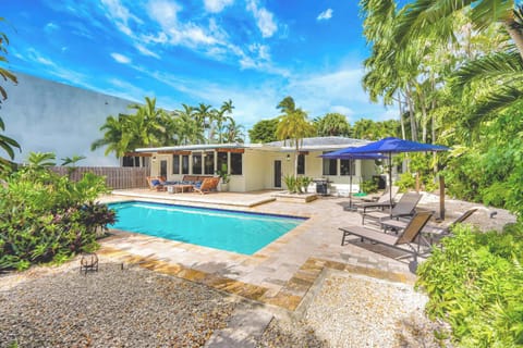 Take a refreshing dip in the large private pool surrounded by comfortable loungers.
