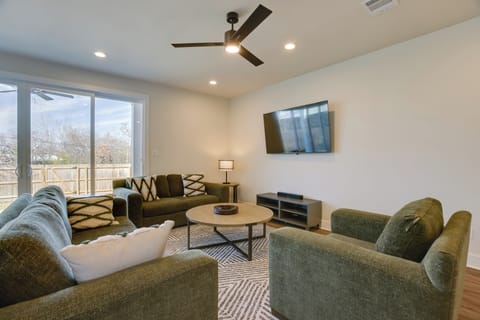 College Station Vacation Rental | 5BR | 5.5BA | 2,900 Sq Ft | Step-Free Entry