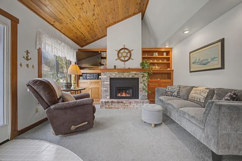 Living room with fireplace