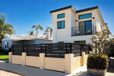 This is the unit in the front. You walk to the right and you will find a gate to access your unit. This unit is also available for rent. 