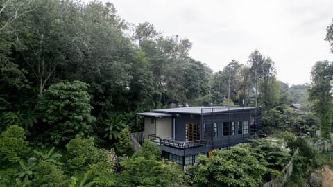 Harley 1 BDR Condo Kata Hill, 3 Mins To kata Beach (7645)