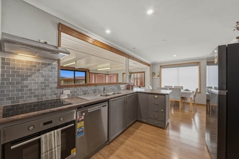 Fully equipped kitchen for convenient Hobart short stays