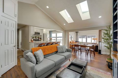 Living Room | Free WiFi