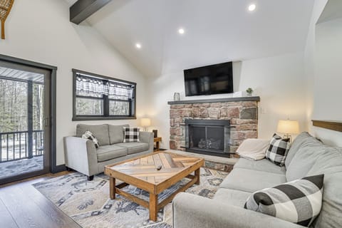 Lake Harmony Vacation Rental | 6BR | 3BA | 2,000 Sq Ft