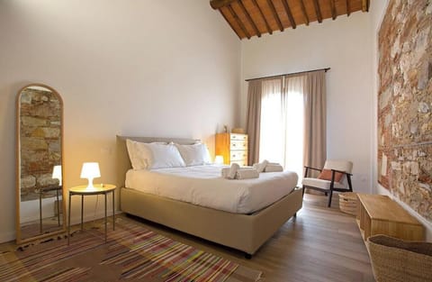 Casa al Fienile, Charming Loft near Lucca's Centre Apartment in Capannori