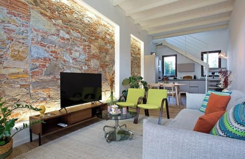 Casa al Fienile, Charming Loft near Lucca's Centre Apartment in Capannori