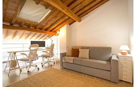 Casa al Fienile, Charming Loft near Lucca's Centre Apartment in Capannori