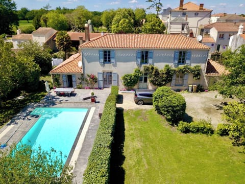 Piscine et jardin