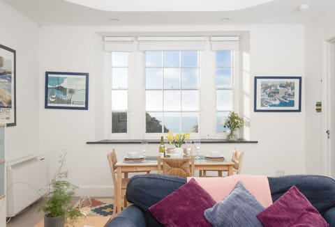 Acton Castle, Marazion. Upper Ground Floor: Inviting four guests to enjoy the very best of west Cornwall