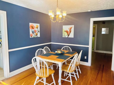 Rosedale's Southern Charm Cottage House in Thomasville