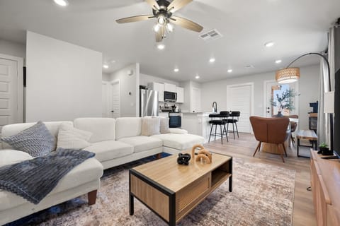 Wellness Retreat - 3BR/2BA - Family Friendly House in Lubbock