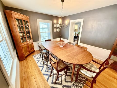 Beautiful home in Burlington's South End, humans and dogs welcome! House in Burlington