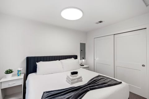 Charming 1 Bedroom in Seattle w/ Modern Finishes House in Tukwila