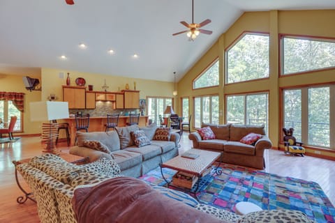 Fairfield Bay Vacation Rental | 7BR | 4.5BA | 5,500 Sq Ft | Step-Free Entry
