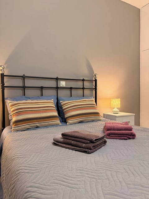 Windsor Place - three bedroom apartment Apartment in Vouliagmeni