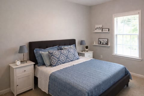 Spacious 4BR Near Ft. Novosel Gate, Perfect for PCS & Flight Students House in Enterprise