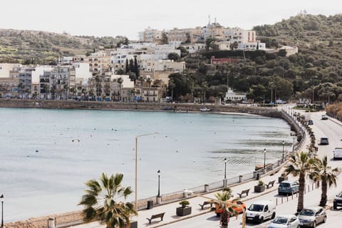 Brand new 3 bedroom apartment in Xemxija, St Paul’s Bay, with balcony and side sea view. Ideal for families, 2 bathrooms, laundry room, fully equipped kitchen and bus stop just outside. Apartment in Saint Paul's Bay