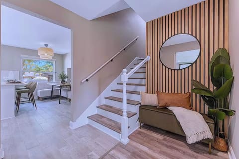 Relaxing retreat near Gulf beaches with pool, theater, game room, & hot tub!!! House in Indian Shores