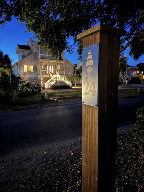 360 Views, Rooftop Deck, Across from Beach Access - 413 Tarpon Blvd House in Fripp Island