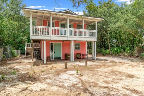 Hibiscus Exterior (Hibiscus B is located on the bottom floor)