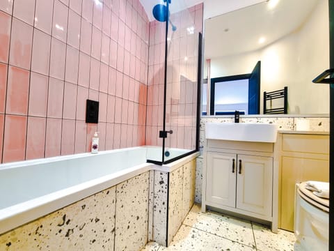 Secondary Bedroom En-Suite