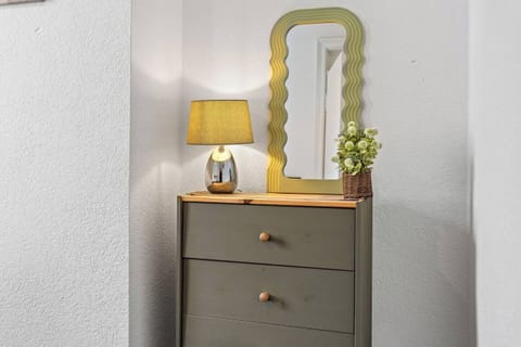 Long Term Stays, Warrington Centre, 3 Bed House House in Warrington