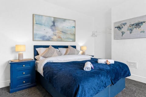 Long Term Stays, Warrington Centre, 3 Bed House House in Warrington