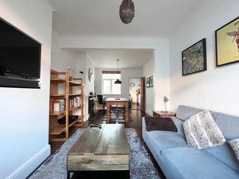 Inviting Home | Brilliant Location | Free Wi-Fi House in Northampton