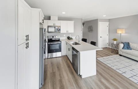 Brand new 3 bedroom 2 1/2 bath home in desirable North Albany House in Albany