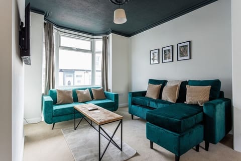 Stylish & comfy 3 bed house House in England