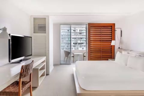 1 King Bed
